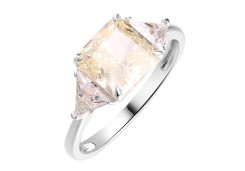 Серебряное кольцо с фианитом