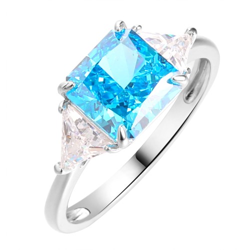 Серебряное кольцо с фианитом