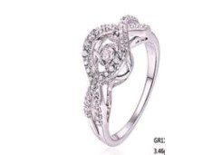 Серебряное кольцо с фианитом