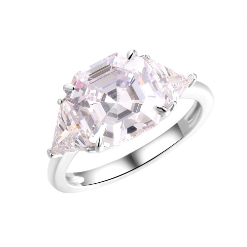 Серебряное кольцо с фианитом