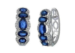 Серьги классические из белого золота с сапфиром
