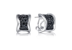 Серебряные cерьги классические со шпинелью