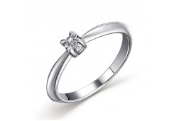 Серебряное кольцо с бриллиантом