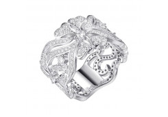 Серебряное кольцо с фианитом