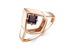 Золотое кольцо с гранатом