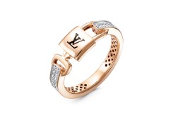 Золотое кольцо с фианитом