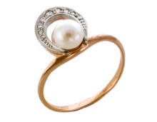 Золотое кольцо с жемчугом