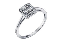 Кольцо из белого золота с бриллиантом