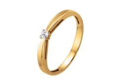 Золотое кольцо с бриллиантом