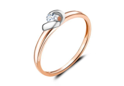 Золотое кольцо с фианитом