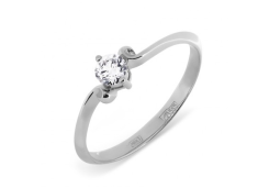Кольцо из белого золота с бриллиантом
