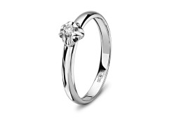 Кольцо из белого золота с бриллиантом