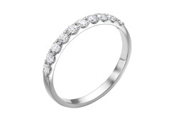 Кольцо из белого золота с бриллиантом