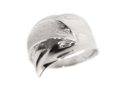 Серебряное кольцо 