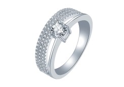 Серебряное кольцо с фианитом