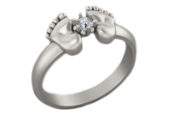 Серебряное кольцо с фианитом