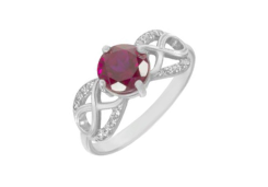 Серебряное кольцо с корундом