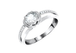 Серебряное кольцо с фианитом