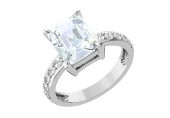 Серебряное кольцо с фианитом