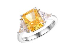 Серебряное кольцо с фианитом