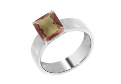 Серебряное кольцо с кристаллом