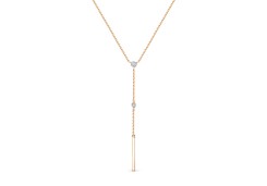 Золотое колье с бриллиантом