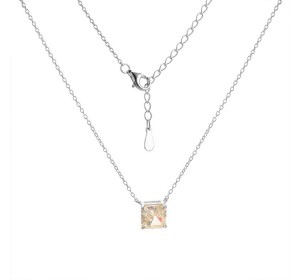 Серебряное колье с фианитом