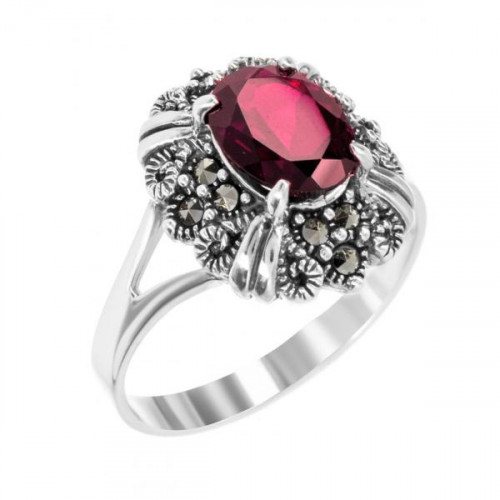 Серебряное кольцо с корундом