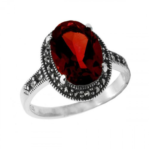 Серебряное кольцо с гранатом