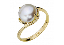 Кольцо из желтого золота с жемчугом