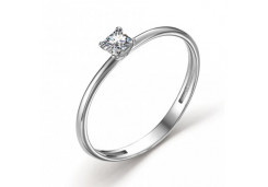 Серебряное кольцо с фианитом