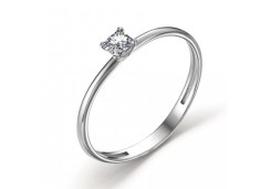 Серебряное кольцо с фианитом