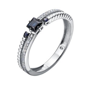 Кольцо из белого золота с сапфиром