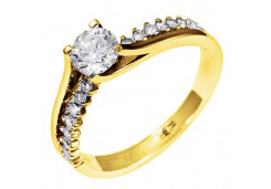 Кольцо из желтого золота с бриллиантом