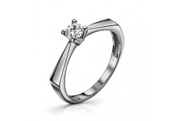 Серебряное кольцо с фианитом