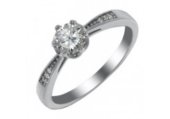 Серебряное кольцо с фианитом