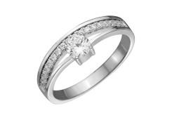 Серебряное кольцо с фианитом