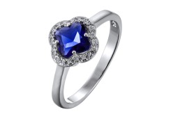 Серебряное кольцо с фианитом