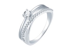 Серебряное кольцо с фианитом