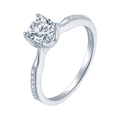 Серебряное кольцо с фианитом