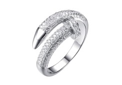 Серебряное кольцо с фианитом