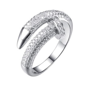 Серебряное кольцо с фианитом