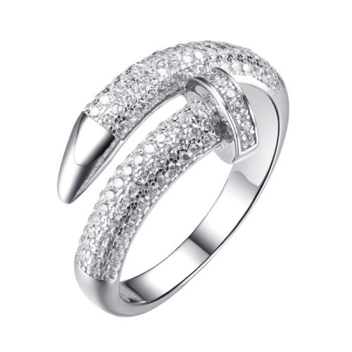 Серебряное кольцо с фианитом