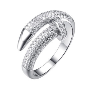 Серебряное кольцо с фианитом