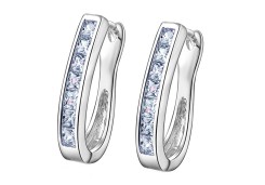 Серебряные cерьги с корундом