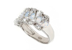 Серебряное кольцо с лунным камнем