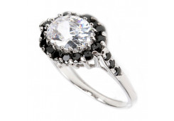 Серебряное кольцо с фианитом