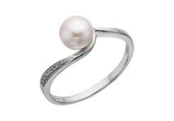Серебряное кольцо с жемчугом