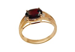 Золотое кольцо с гранатом