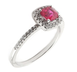 Серебряное кольцо с фианитом